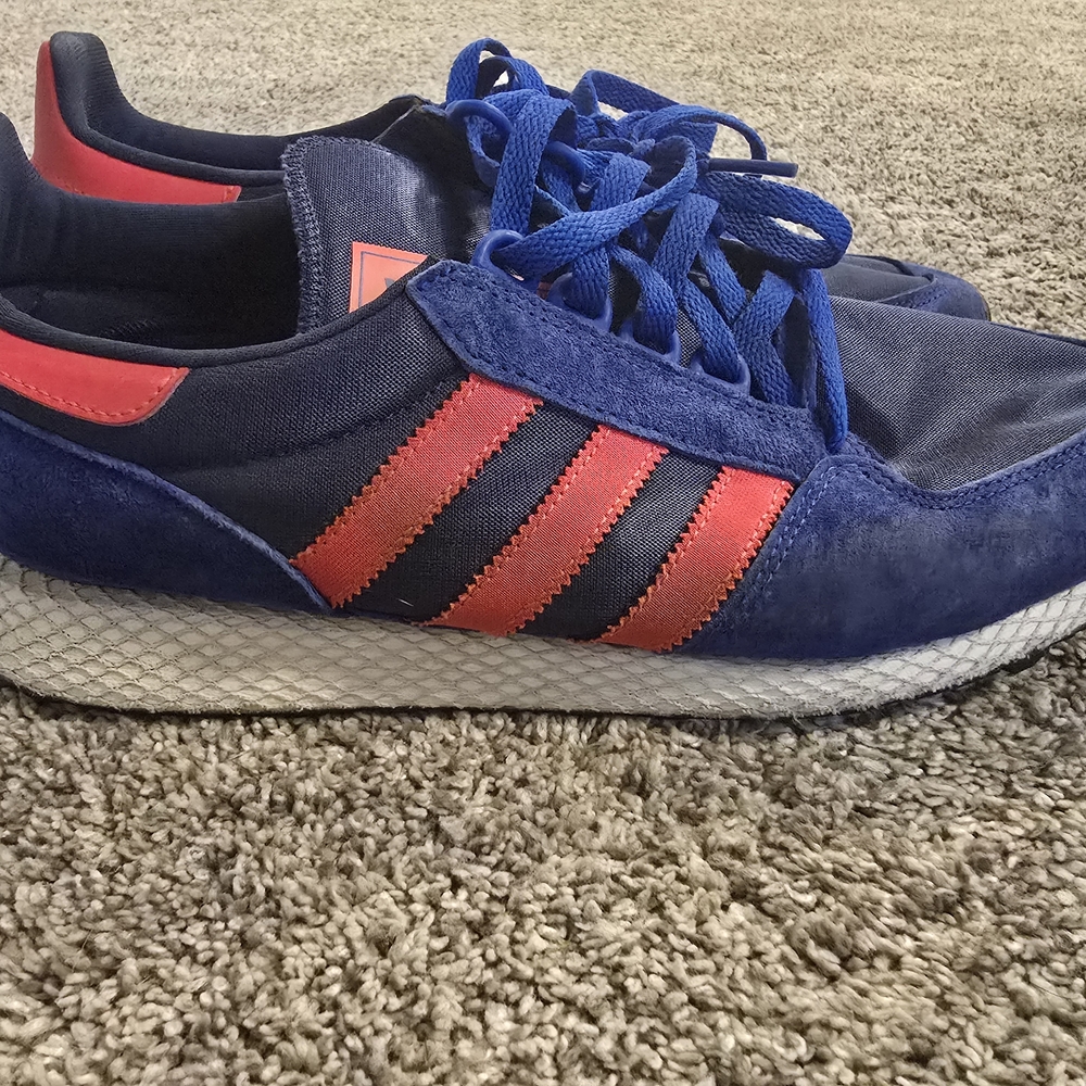 Adidas Forest Grove Blue/Red Retro Style Men's Athletic Shoes. Size 10.5